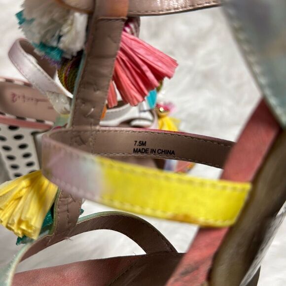 Betsey Johnson Women’s Marcyy Multi Color Tassel & Shell Block Heel Size 7.5 - Picture 8 of 8